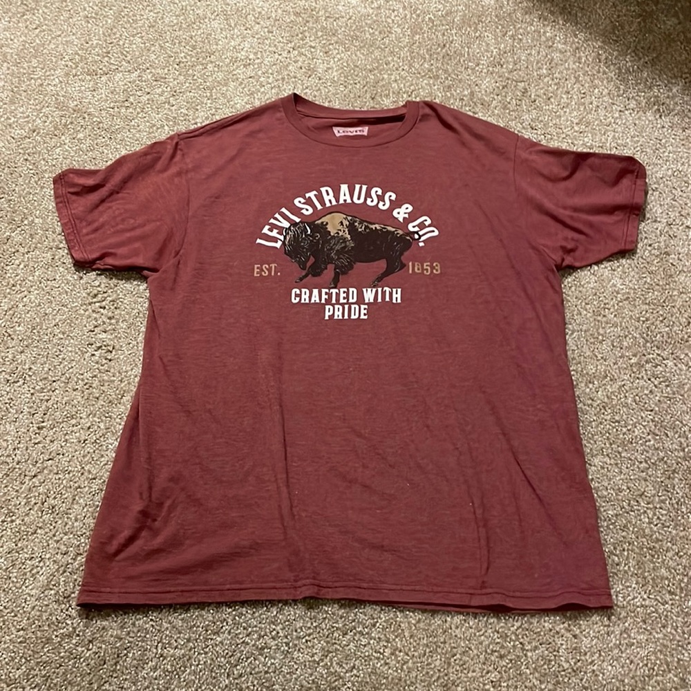 Levi’s tshirt